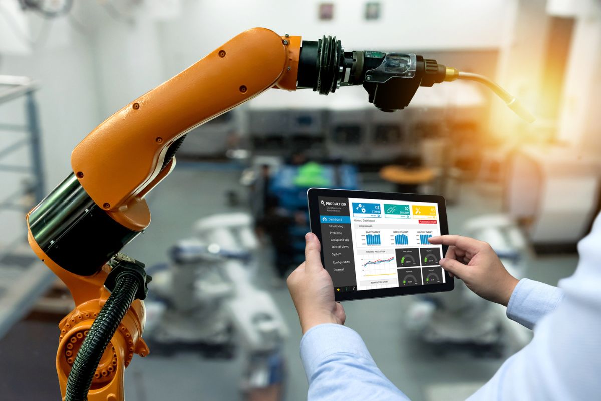 an example of technology that is used in modern manufacturing