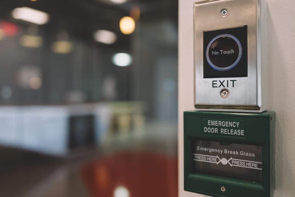a sign of an exit point for emergency evacuation