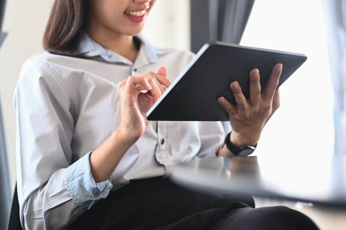 Employee-Happy-at-Work-due-to-Onboarding-Software