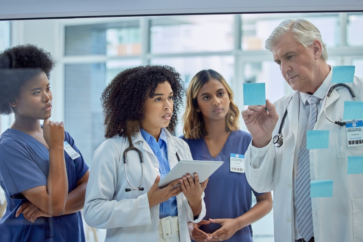 Healthcare-Trainees-in-an-Offline-Learning-Setting