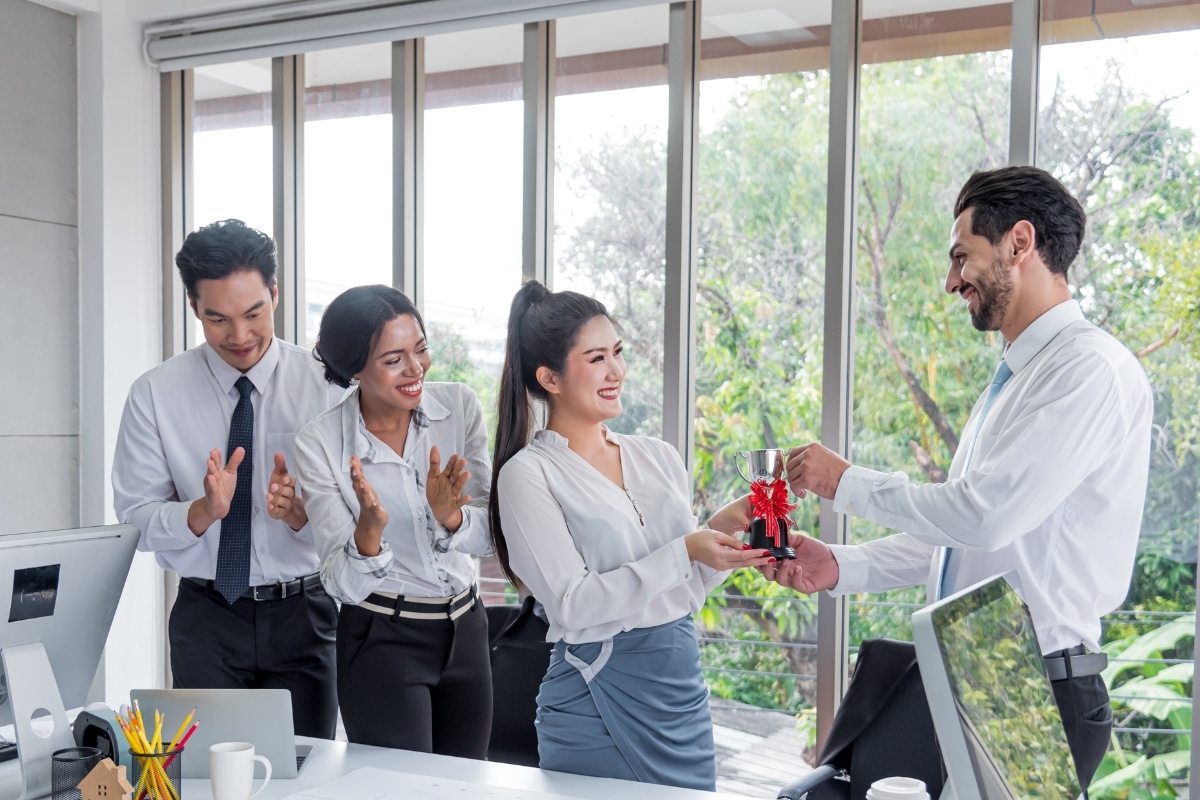 Manager-Celebrating-Small-Wins-for-Employee-Skill-Mobility-Encouragement