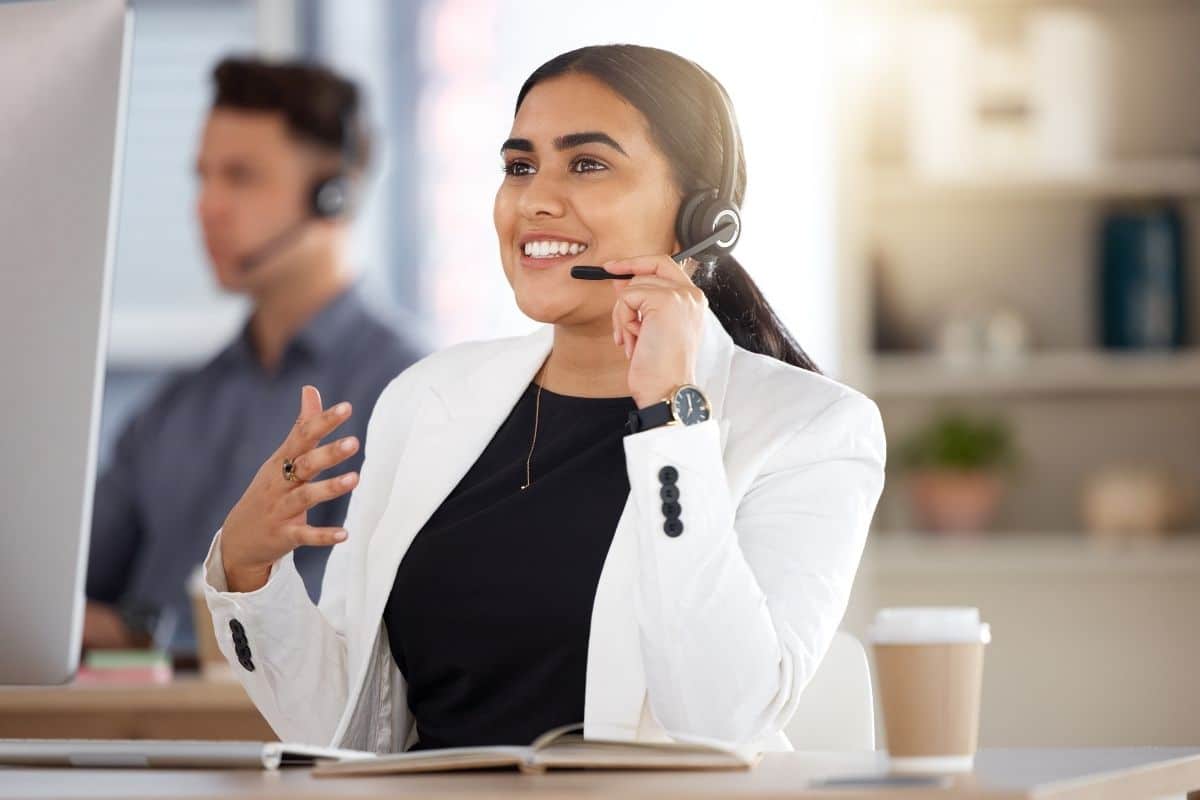 Software-Vendor-Employee-Offering-Customer-Service