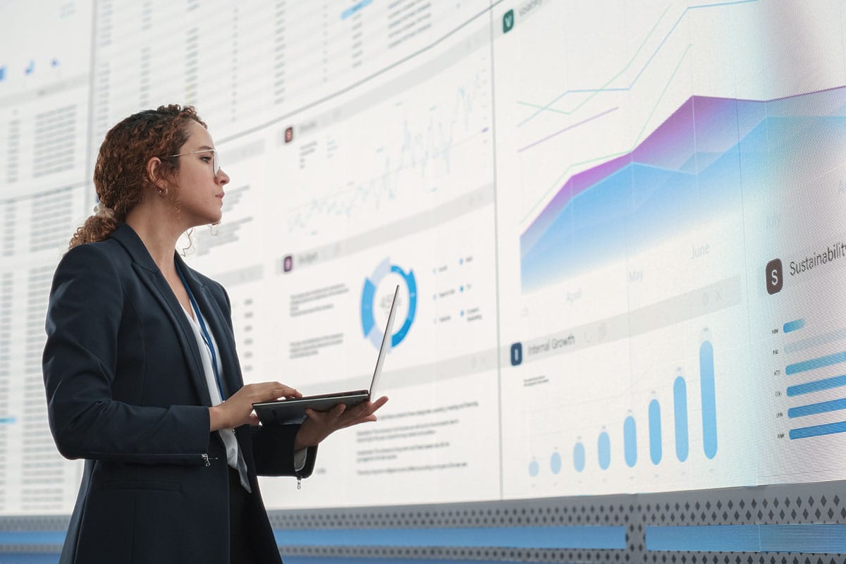 business woman uses analytical skills for data analysis and problem solving