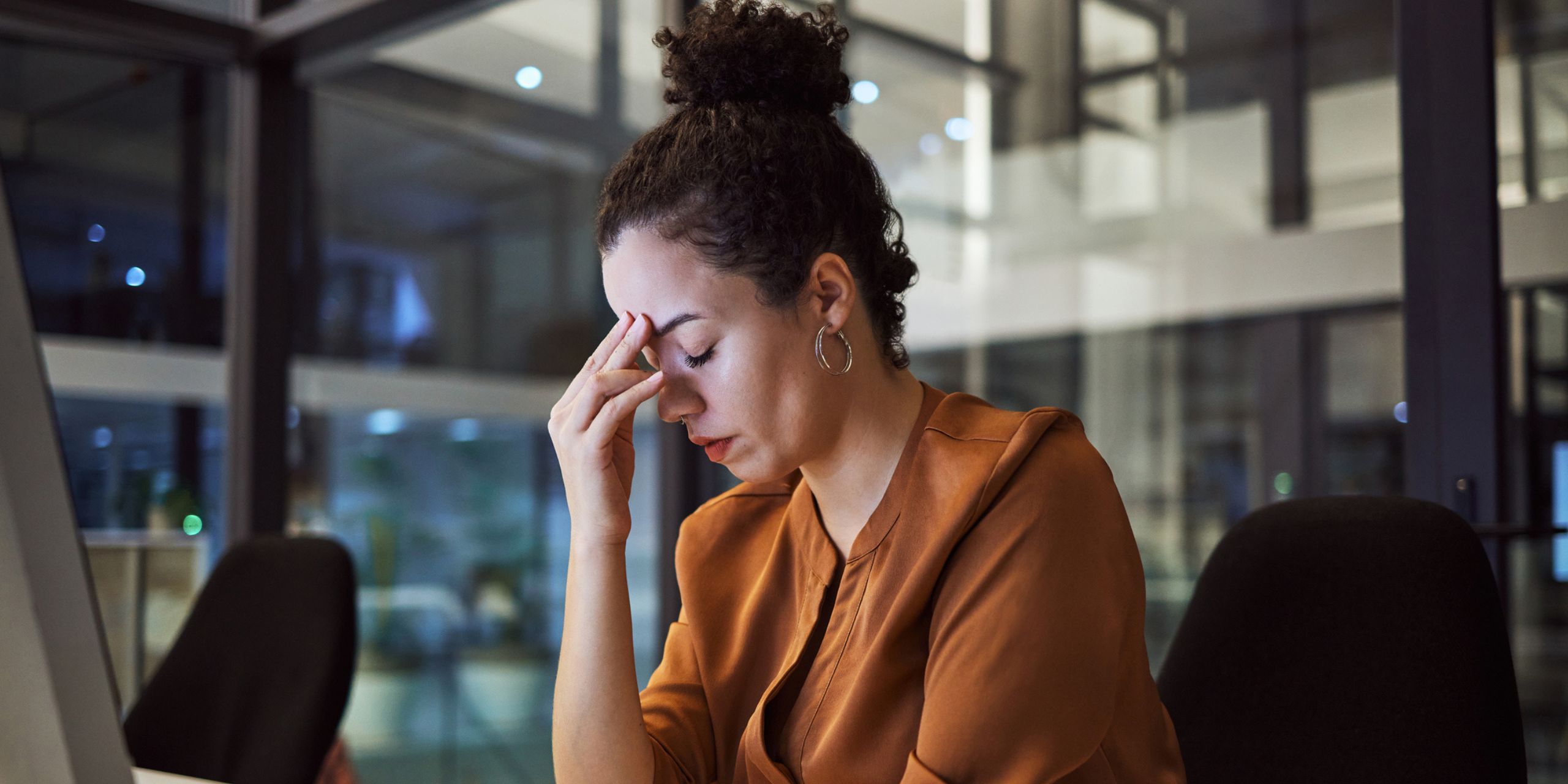 an example of aan employee experiencing psychosocial hazards
